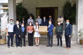 Embajada vietnamita en Tailandia ayuda a connacionales a combatir el COVID-19