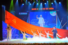 Efectúan en Vietnam programa artístico por 110 aniversario del viaje de Ho Chi Minh