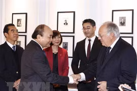 Presidente de Vietnam se reúne con alcalde de Berna y líderes de corporación suiza
