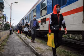 Proponen relajar condiciones para pasajeros de aviación y ferrocarril en Vietnam
