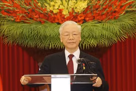 Máximo dirigente partidista de Vietnam recibe Premio Lenin de Rusia 