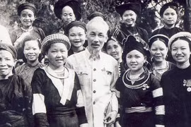 Realizan exposición sobre seguimiento del ejemplo moral y pensamiento de Ho Chi Minh