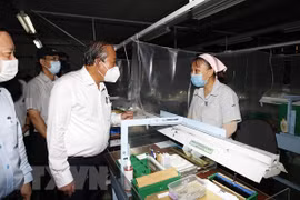 Vicepremier supervisa tareas de prevención contra el COVID-19 en Ciudad Ho Chi Minh