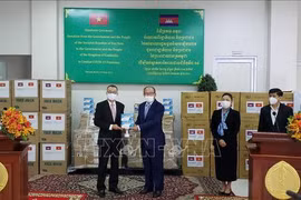 Camboya recibe suministros médicos de Vietnam para enfrentar el COVID-19
