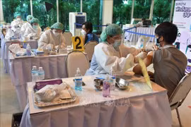 Tailandia establece más puestos de control para prevenir la propagación del COVID-19