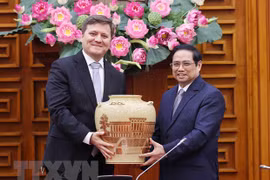 Primer ministro de Vietnam recibe al embajador polaco