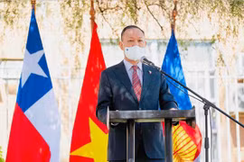 Exhibición de pinturas marca 50 aniversario de nexos diplomáticos Vietnam-Chile