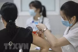 Aceleran última fase de ensayo clínico de vacuna vietnamita contra el COVID-19 