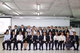 Honran a vietnamitas en el extranjero con gran contribución al desarrollo nacional