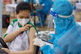 Vietnam elabora plan de vacunación contra COVID-19 a los estudiantes