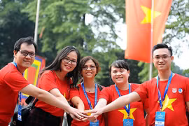 Jóvenes intelectuales vietnamitas se unen para promover el desarrollo nacional