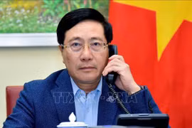 Vietnam y Singapur buscan medidas para promover cooperación 