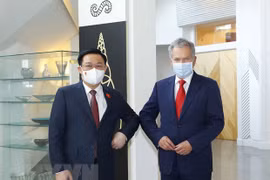 Titular del Legislativo de Vietnam se reúne con presidente de Finlandia