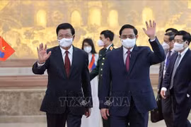 Premier de Vietnam conversa con máximo dirigente de Laos 