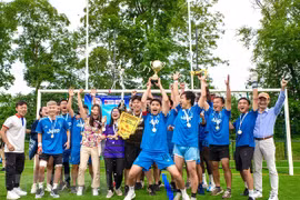 Vietnamitas organizan torneo de fútbol en Francia