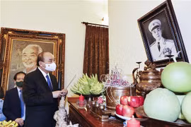 Dirigentes vietnamitas rinden homenaje al general Vo Nguyen Giap
