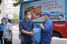 Más de 1,2 millones de trabajadores afectados por el COVID-19 en Hanoi reciben apoyo