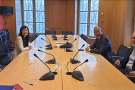 Francia por estrechar más los nexos de cooperación con Vietnam