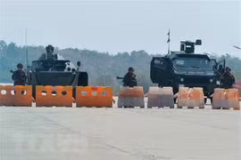 Ejército de Myanmar promete nuevas elecciones y entrega el poder