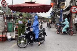 Levantan bloqueo aplicado en diferentes lugares afectados por COVID-19 en Hanoi