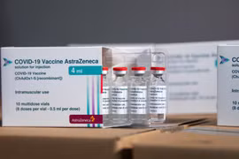 Arriban a Vietnam 1,2 millones de dosis adicionales de la vacuna AstraZeneca