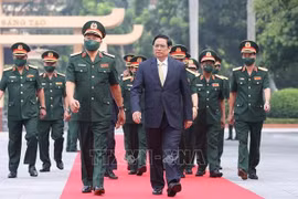 Primer ministro vietnamita realza atención a capacitación de Academia de Defensa 