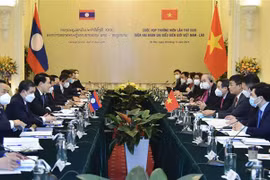 Vietnam y Laos promueven inversión en la infraestructura para facilitar comercio transfronterizo