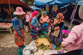 Honran los colores de Vietnam como nación multiétnica 