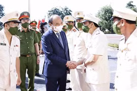 Presidente vietnamita inspecciona ejecución de decisión de amnistía en provincia norteña