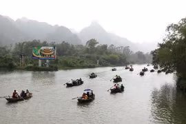 Pagoda Huong en Vietnam recibe a 320 mil visitantes un mes después de su reapertura