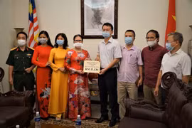 Vietnamitas en Malasia realizan donación al Fondo de Vacunas contra el COVID-19