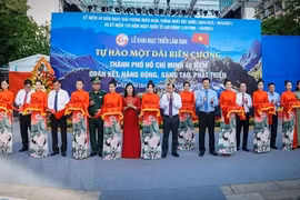 Exposición fotográfica en Ciudad Ho Chi Minh conmemora reunificación de Vietnam