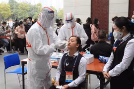Realizan pruebas del COVID-19 a participantes en XIII Congreso partidista de Vietnam
