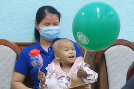 Vietnam realiza con éxito primer autotrasplante de células madre en bebé de 32 meses