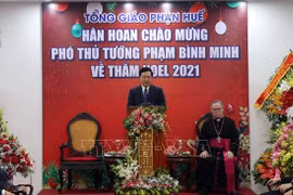 Viceprimer ministro de Vietnam felicita a la comunidad católica por la Navidad