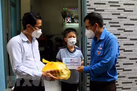 Ciudad Ho Chi Minh realiza asistencia a huérfanos a causa del COVID-19