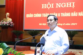 Premier vietnamita alaba aportes del Ejército a los logros del país 