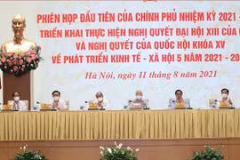 Evalúa Gobierno de Vietnam implementación de plan socioeconómico nacional para próximo lustro