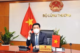 Vietnam y EE.UU. discuten sobre cooperación económica y comercial 