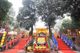 Hanoi recrea rito real en Ciudadela Imperial de Thang Long