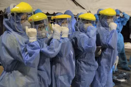 Ciudad Ho Chi Minh traza guiones de respuesta a posible aumento de pacientes de COVID-19