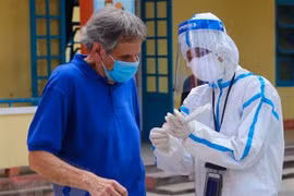 Aumenta el número de personas vacunadas contra COVID-19 en Vietnam