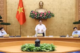 Resalta premier vietnamita importancia de prevención del COVID-19 en recuperación económica 