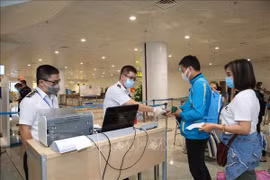 Vietnam restringe entrada de extranjeros ante complejización de COVID-19 