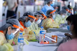 Laos extiende duración del monitoreo médico de trabajadores inmigrantes