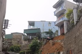 Reportan tres fallecidos por deslizamiento de tierra en Vietnam