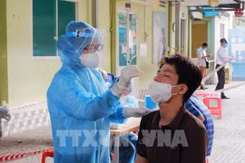 Ciudad Ho Chi Minh urge a pobladores a evitar negligencia en prevención del COVID-19