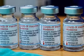 Más de 97 mil dosis de la vacuna Pfizer/BioNtech llegaron a Vietnam