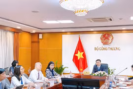 Vietnam y Singapur aprovechan los TLC para promover nexos comerciales