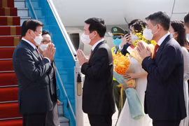 Máximo dirigente de Laos inicia visita oficial a Vietnam